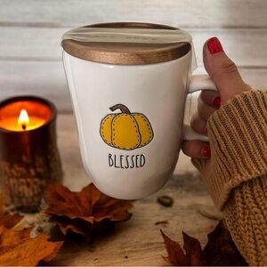 Rae Dunn mug with wooden lid.NWT